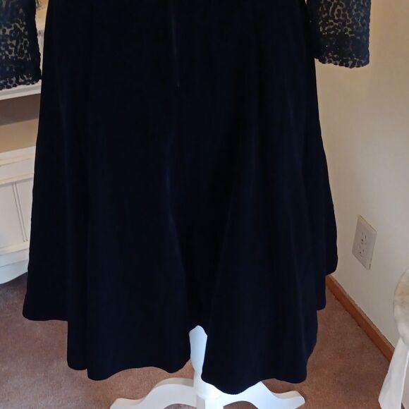 Vintage. Karen Lucas for Niki Black Evening Dress. Cocktail. Quiet Luxury. - Picture 8 of 13